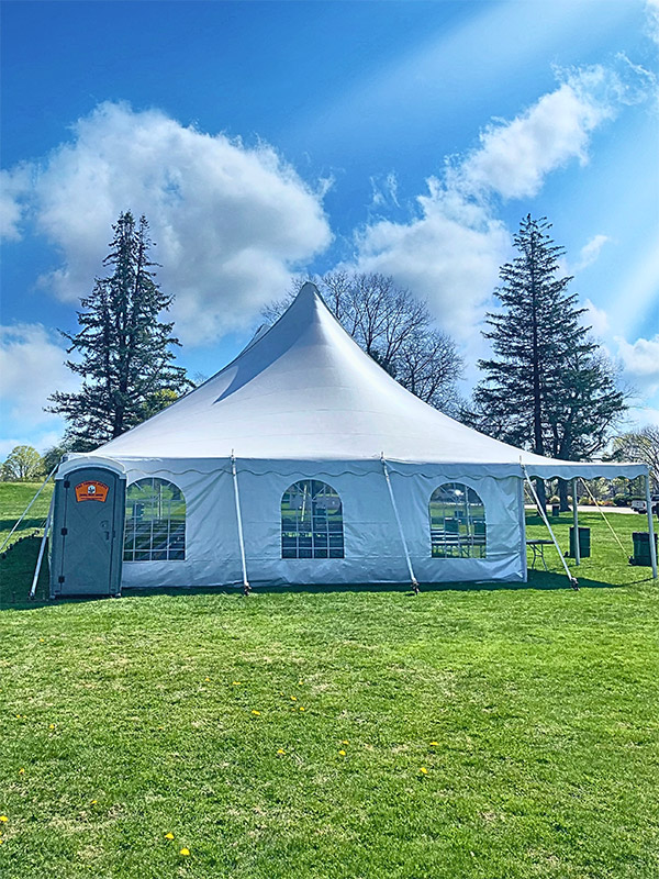 14 Benefits Of Using A Porta-Potty Rental For Your Wedding