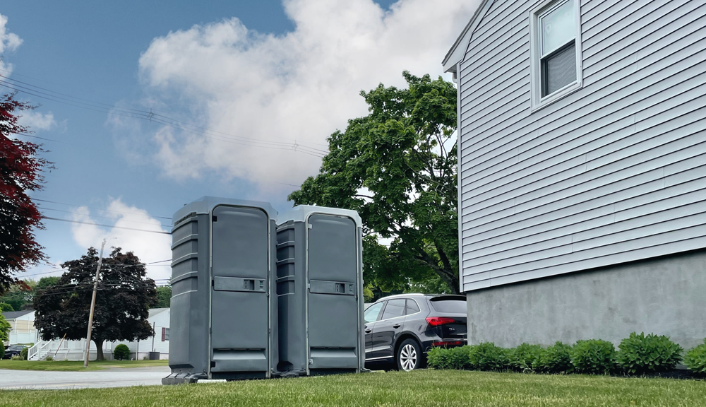 What Is A Luxury Porta Potty And How Is It Different From The Regular One?